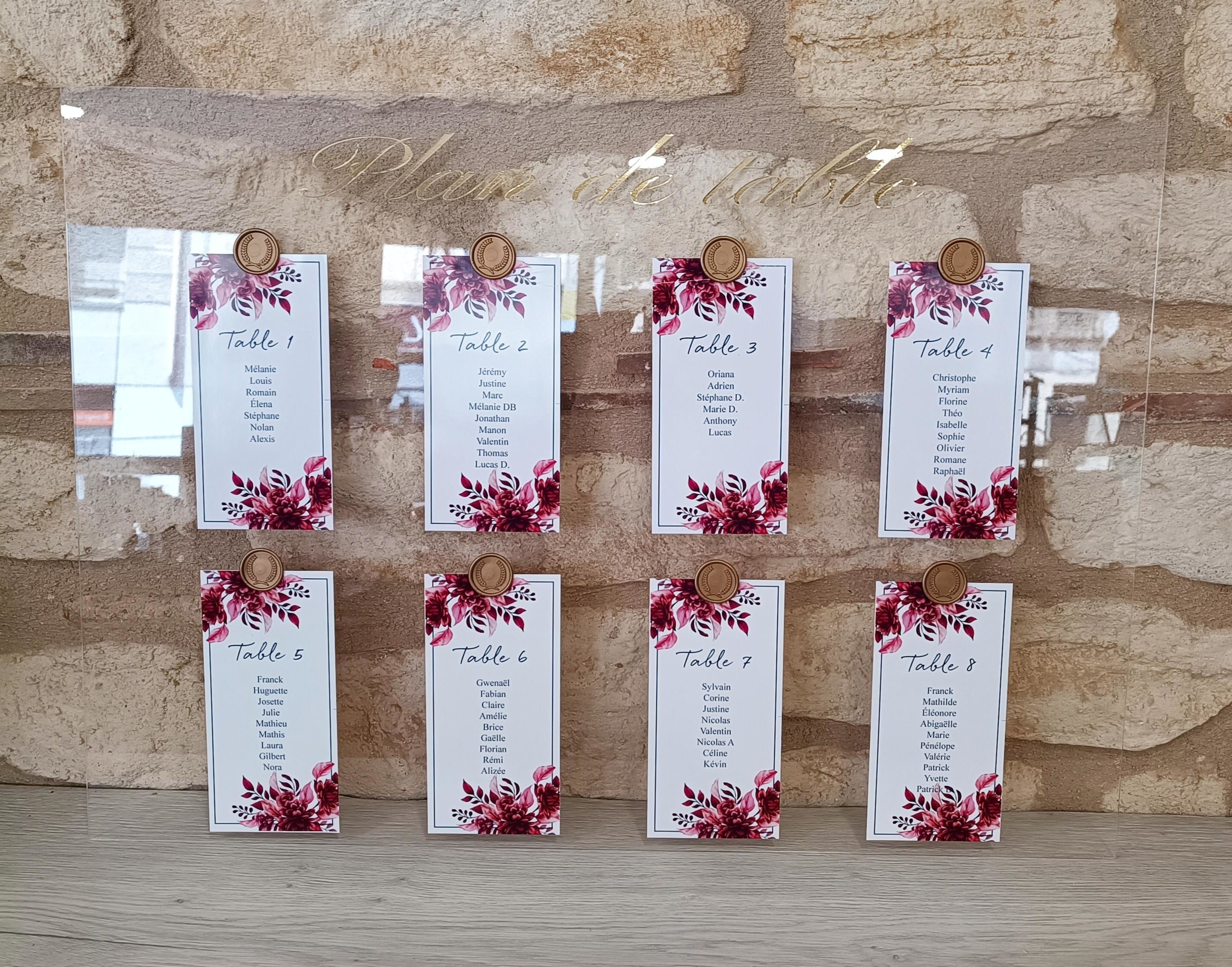 Plan de table en plexi avec cachets de cire - fleurs rouge et rose