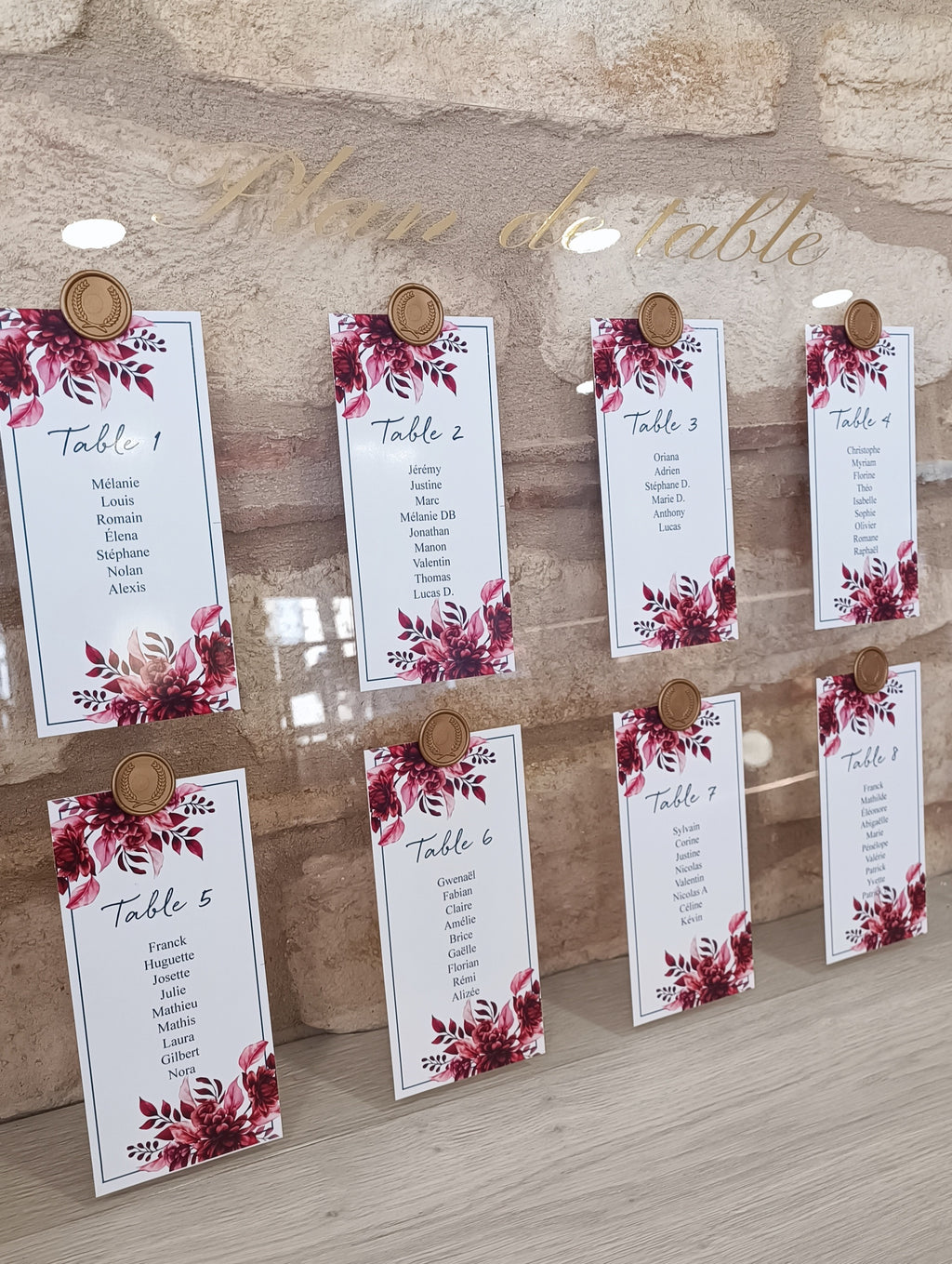 Plan de table en plexi avec cachets de cire - fleurs rouge et rose