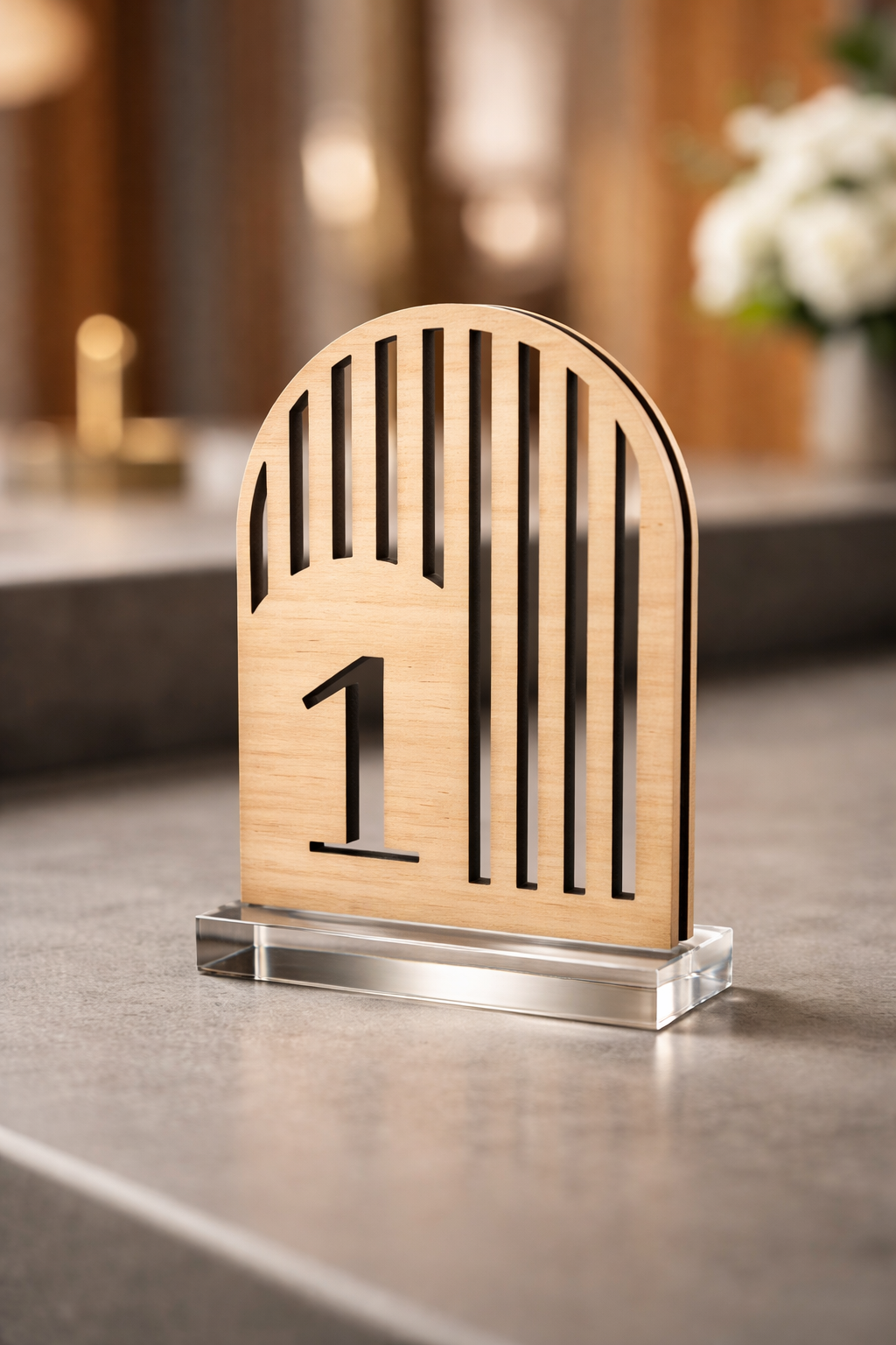 Numéros de table en bois - découpe Arche